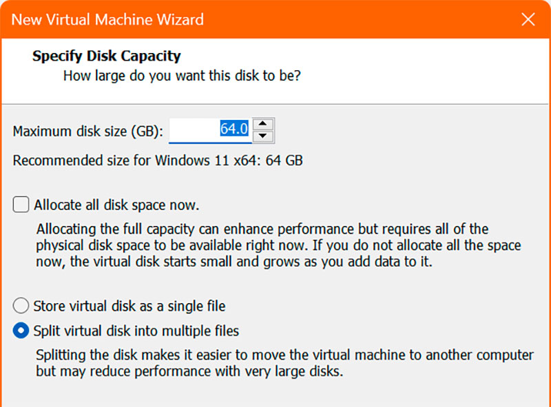 Wenn Sie MIT VMware Workstation Player Eine Virtuelle Maschine Für Windows 11 und 64 bit anlegen ، Schlägt ihnen der eine eine festplattengröße von 64 gb vor. خيار MIT der „تقسيم القرص الظاهري في ملفات متعددة