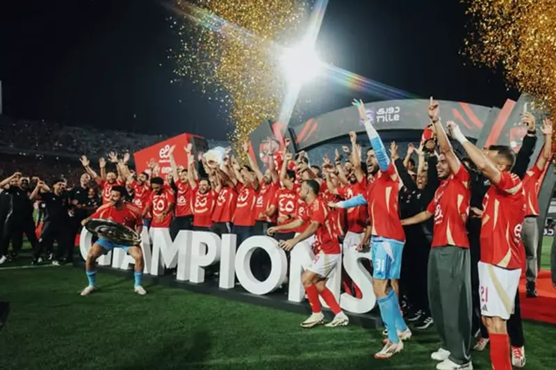 الأهلي يتوج بالبطولة والزمالك يحتل المركز الثالث: ملخص ترتيب الدوري المصري في نهاية موسم استثنائي
