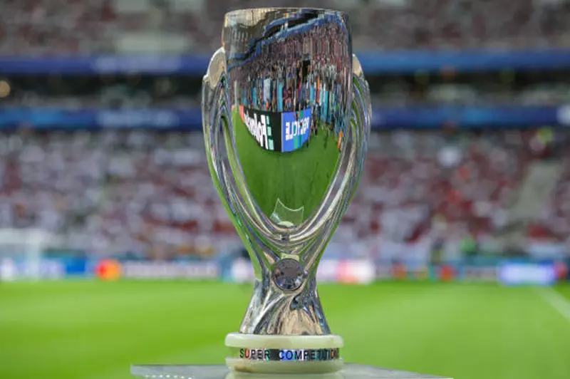 باريس سان جيرمان يواجه توتنهام في نهائي كأس السوبر الأوروبي 2025: التفاصيل والموعد