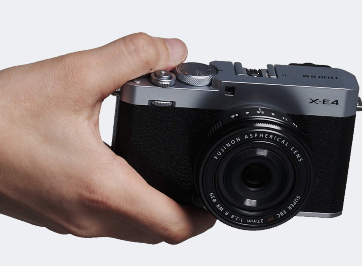 تسريب حصري: كاميرا Fujifilm X-E5 قد تُزوَّد بنفس مكونات X100VI في تصميم APS-C مدمج.