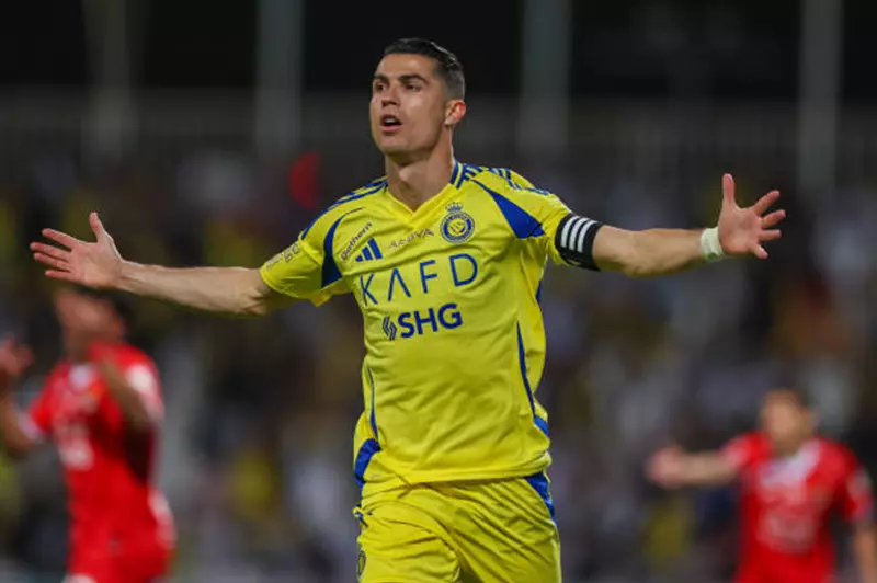 تقارير: رونالدو يواصل مشواره مع النصر ويساهم في تعزيز صفقات الموسم المقبل