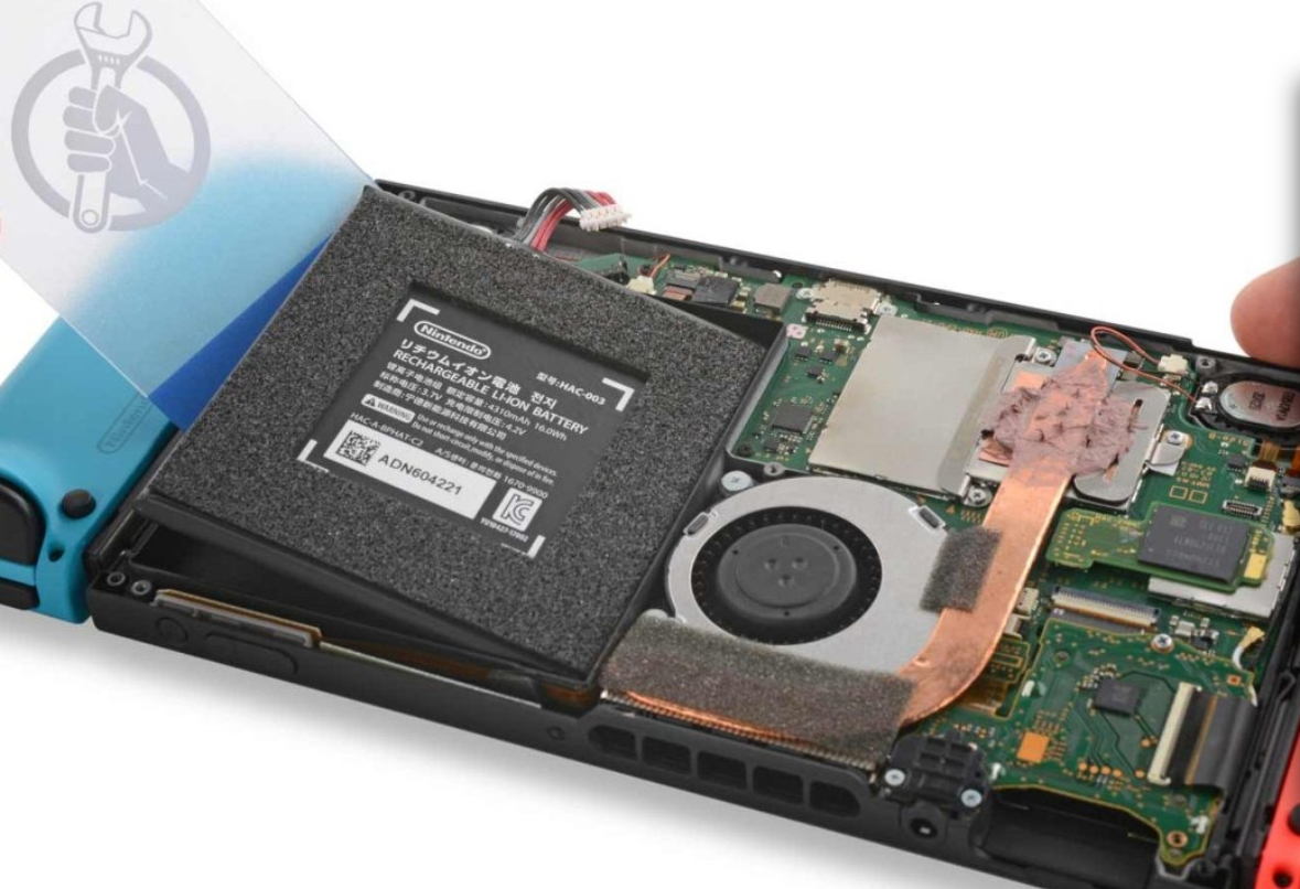 iFixit: إعادة تقييم قابلية صيانة جهاز Nintendo Switch ونماذجه Lite وOLED