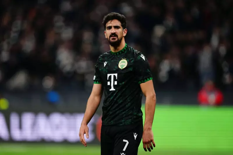 "استغلال ت versatility بن رمضان: كيف يمكن للأهلي الاستفادة منه في كأس العالم للأندية؟"