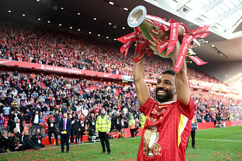 أسطورة مانشستر يونايتد: محمد صلاح رائد الأحق بالكرة الذهبية