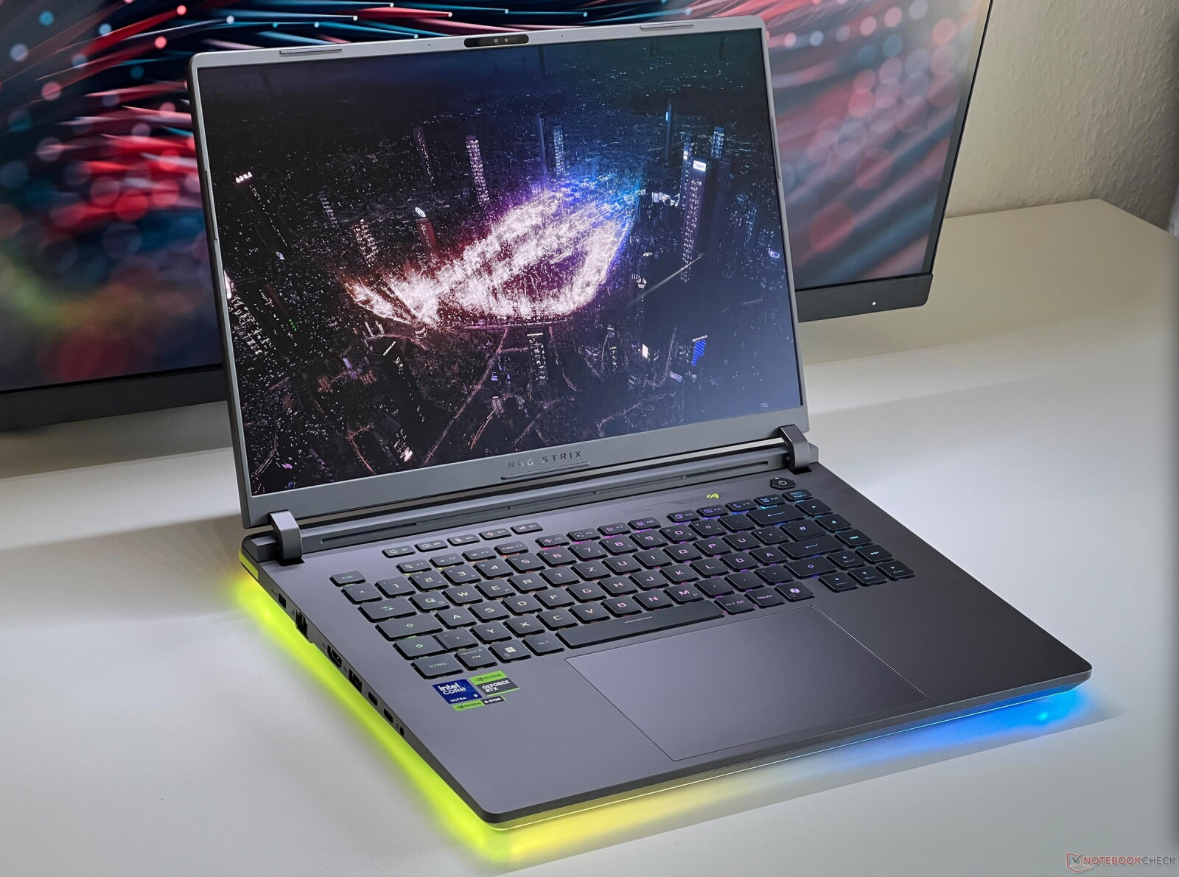 استعراض حصري لجهاز الحاسب المحمول Asus ROG Strix G16 بمعالج Intel من الجيل الرابع عشر وبطاقة الرسوميات GeForce RTX 5050