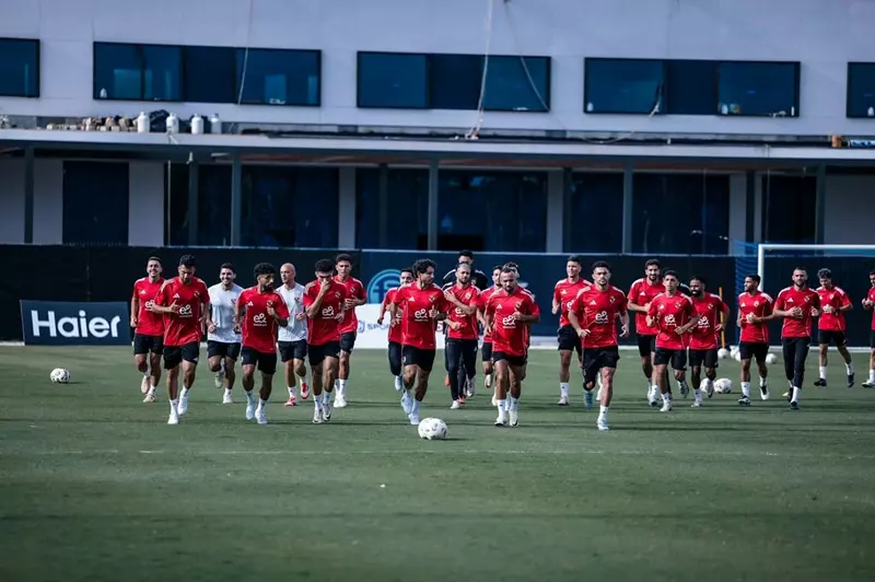 الأهلي يبدأ تدريباته في أمريكا بمشاركة بن رمضان وصفقات جديدة