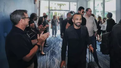 الأهلي يصل إلى ميامي بإطلالة جديدة وصفقة مميزة تحت شعار 'هلا أمريكا'