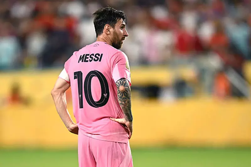 الأهلي يوقف ميسي: نجم برشلونة يتعثر لأول مرة في تاريخ كأس العالم للأندية