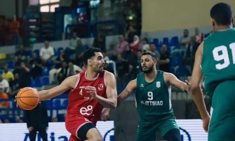 الاحتفاء بالثلاثيات: انطلاقة مثالية للأهلي في مواجهة الاتحاد بنهائي دوري السلة