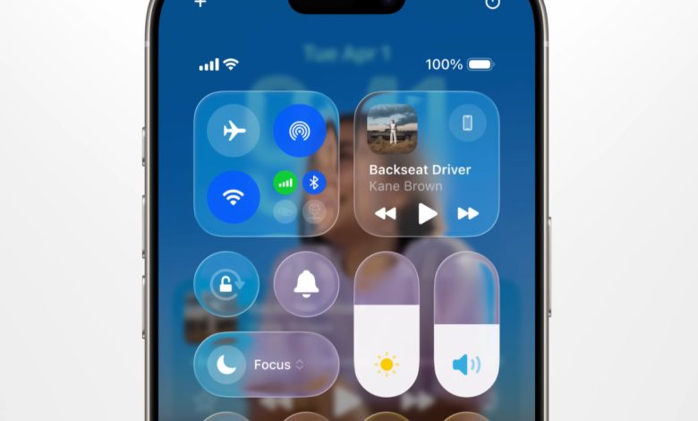 انتقادات حادة لتصميم Liquid Glass في iOS 26 وضعف وضوح النصوص