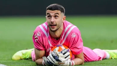 برشلونة يستثمر 25 مليون يورو لتفعيل شرط جارسيا ويتسبب في أزمة في مركز حراسة المرمى