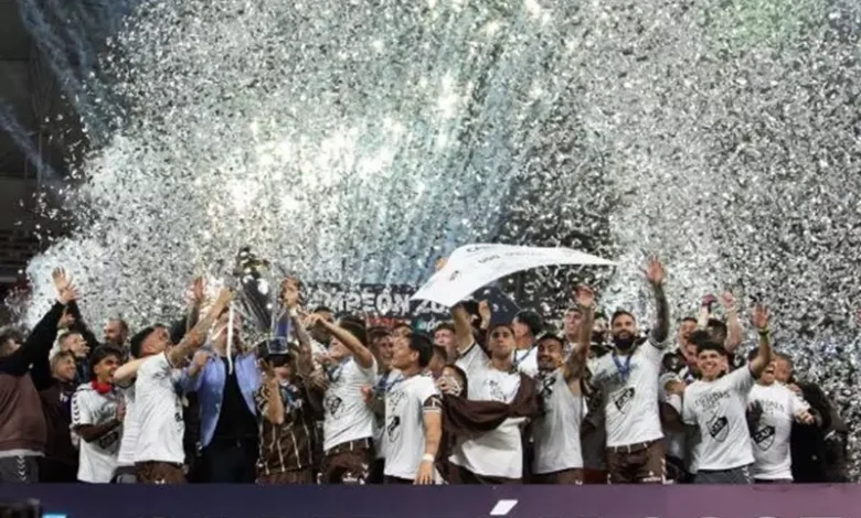 بلاتينسي يُحقق اللقب الأول في تاريخه وتتويجه ببطولة الدوري الأرجنتيني
