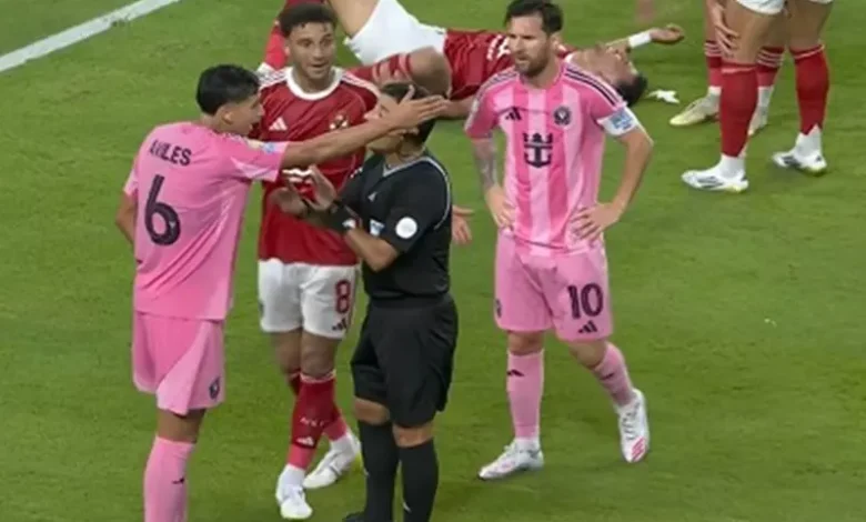 تريزيجيه يعرقل بتهور: هل كان طرد لاعب إنتر ميامي أمام الأهلي مبرراً؟ (صور)