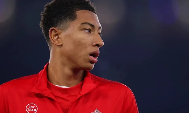 جوب بيلينجهام يعكس مسيرة شقيقه جود مع اقترابه من بوروسيا دورتموند