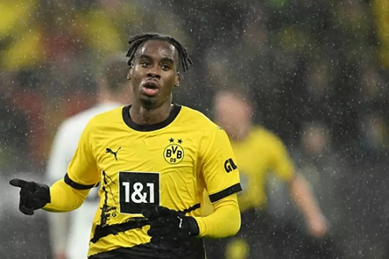 دورتموند ينقض عرض تشيلسي لضم جيتنز