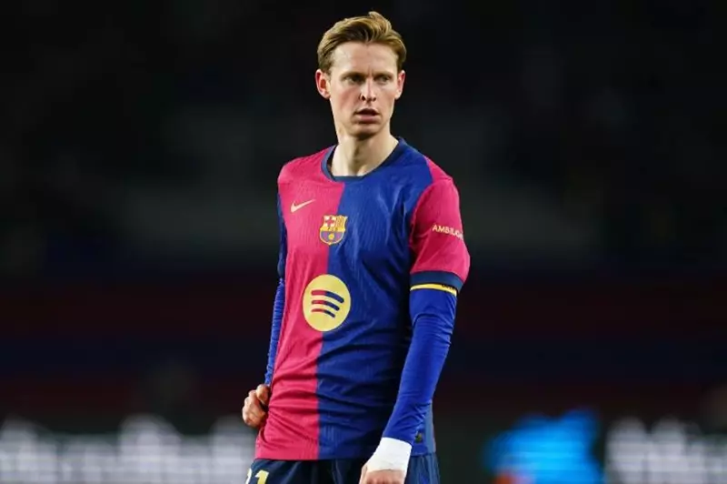 دي يونج: برشلونة يسعى لتجديد العقد وأنا مستعد لذلك