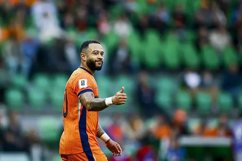 ديباي يحقق إنجازًا تاريخيًا بالتماهي مع فان بيرسي كأفضل هداف لمنتخب هولندا