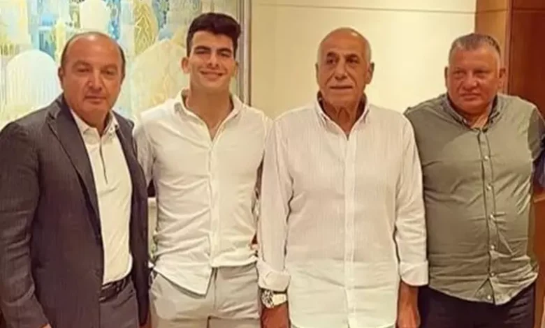 زيزو: حسين لبيب قدم لي عرضًا لتجديد العقد بـ "فيلا" ووالدي يستحق الحصول على عمولة.