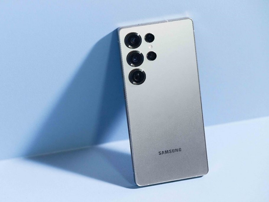 شائعات جديدة: تصميم أنحف وعدسة تكبير محسّنة في سلسلة Galaxy S26