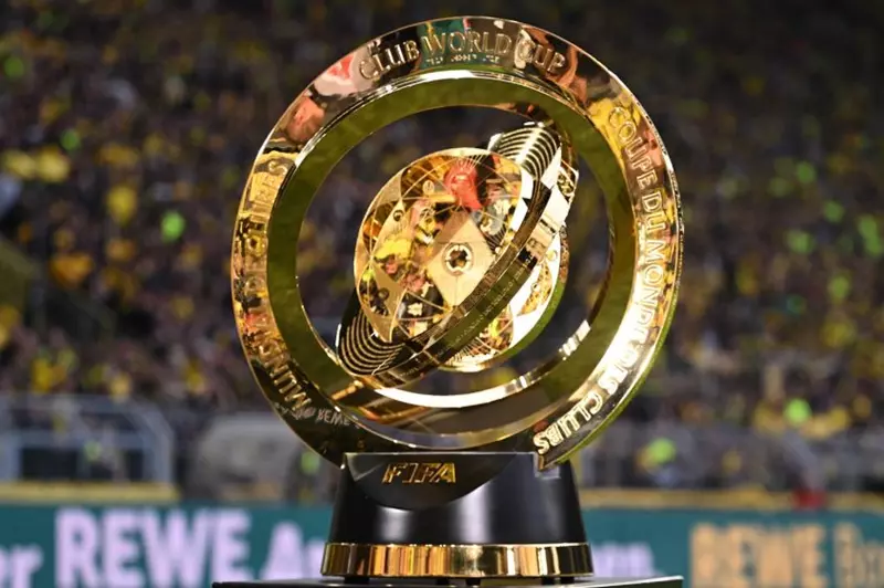 طاقم تحكيمي برازيلي لمباراة مرموش والوداد وآخر أرجنتيني في لقاء الريال والهلال