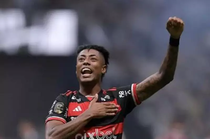 قبل انطلاق كأس العالم للأندية: تقارير تكشف عن مواجهة لاعب فلامنجو لعقوبات سجن بتهمة النصب والاحتيال