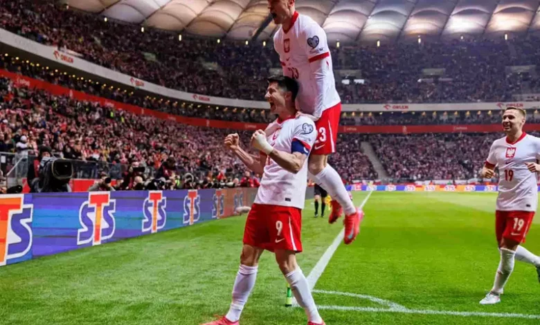 ليفاندوفسكي تحت مجهر الإعلام البولندي بعد خلافه مع المدرب