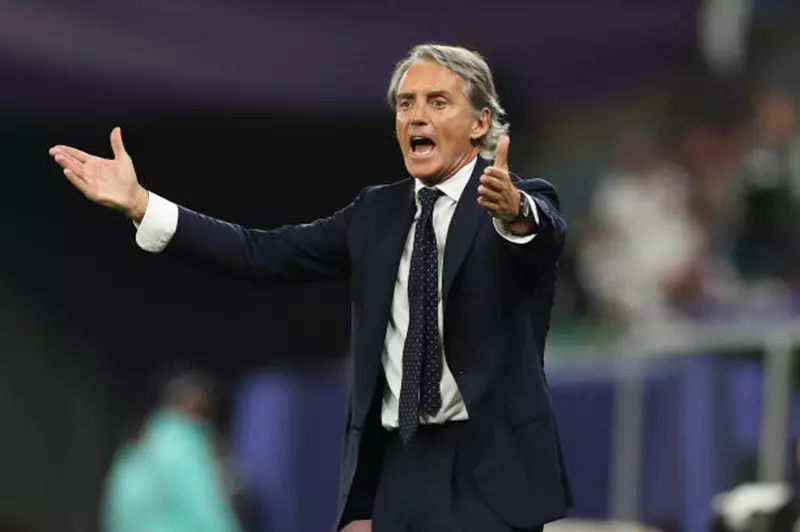 مانشيني يكشف عن تطلعاته للعودة إلى قيادة منتخب إيطاليا