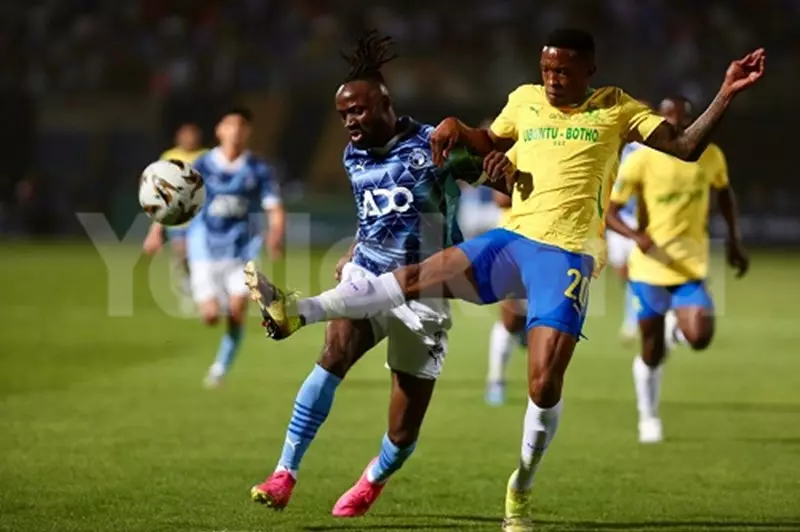 ماييلي يتألق ويحرز الهدف الأول في نهائي بيراميدز وصنداونز (فيديو)