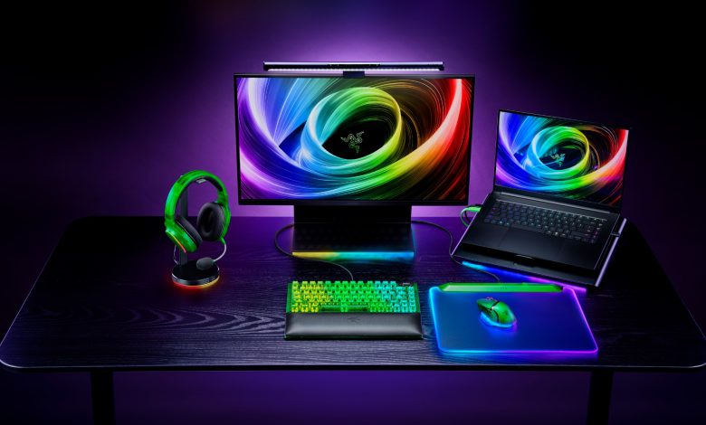 مجموعة Razer Phantom الجديدة: تجربة احترافية مع لوحة مفاتيح وماوس وسماعة شفافة بتقنية إضاءة RGB المتقدمة