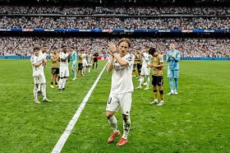 مودريتش في طريقه للانضمام إلى صفوف ميلان الإيطالي
