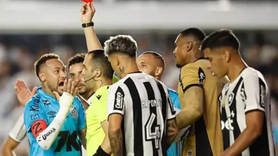 نيمار يواجه الطرد في مواجهة سانتوس ضد بوتافوجو بالدوري البرازيلي: هل تكون هذه مباراته الأخيرة؟