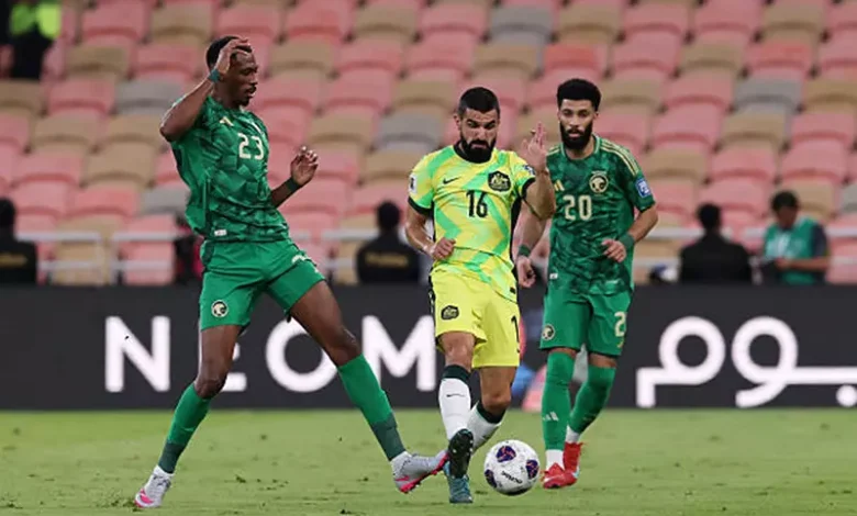 هزيمة مؤلمة للأخضر على أرضه: أستراليا تضرب موعداً مع السعودية في ملحق كأس العالم 2026