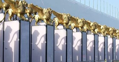 <p><strong>من يحدد جوائز مهرجان فينيسيا السينمائي؟</strong></p>